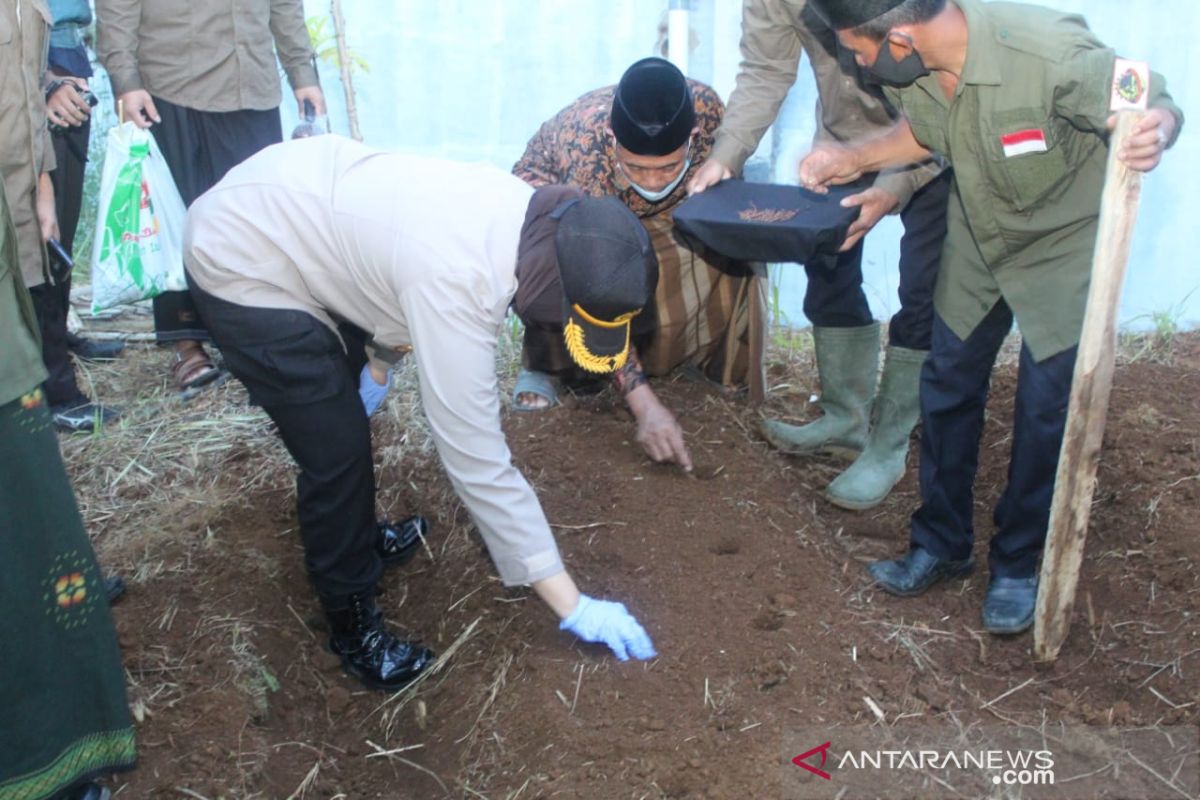 Polres Sukabumi Kota menjadikan ponpes sebagai zona ketahanan pangan