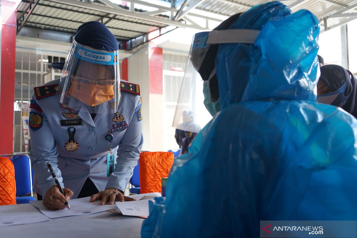 Petugas Lapas Perempuan Gorontalo jalani tes urine