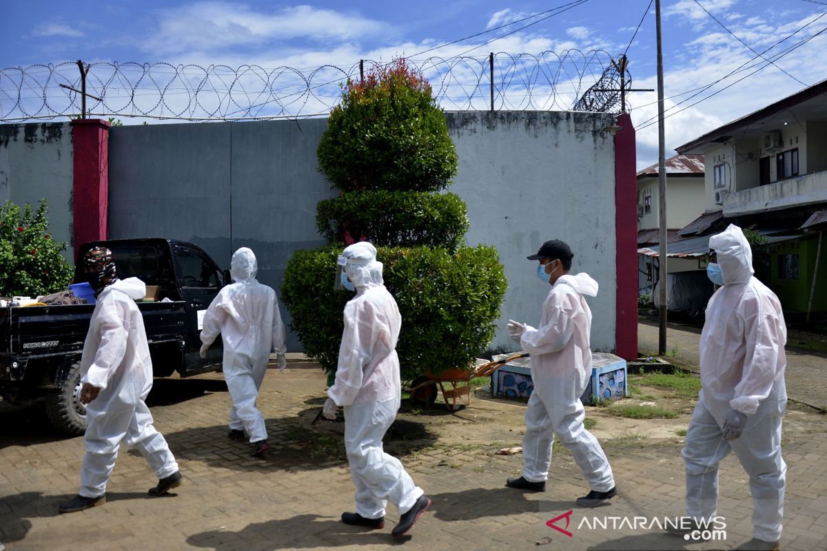 Positif COVID-19, tahanan batal masuk lapas di Riau