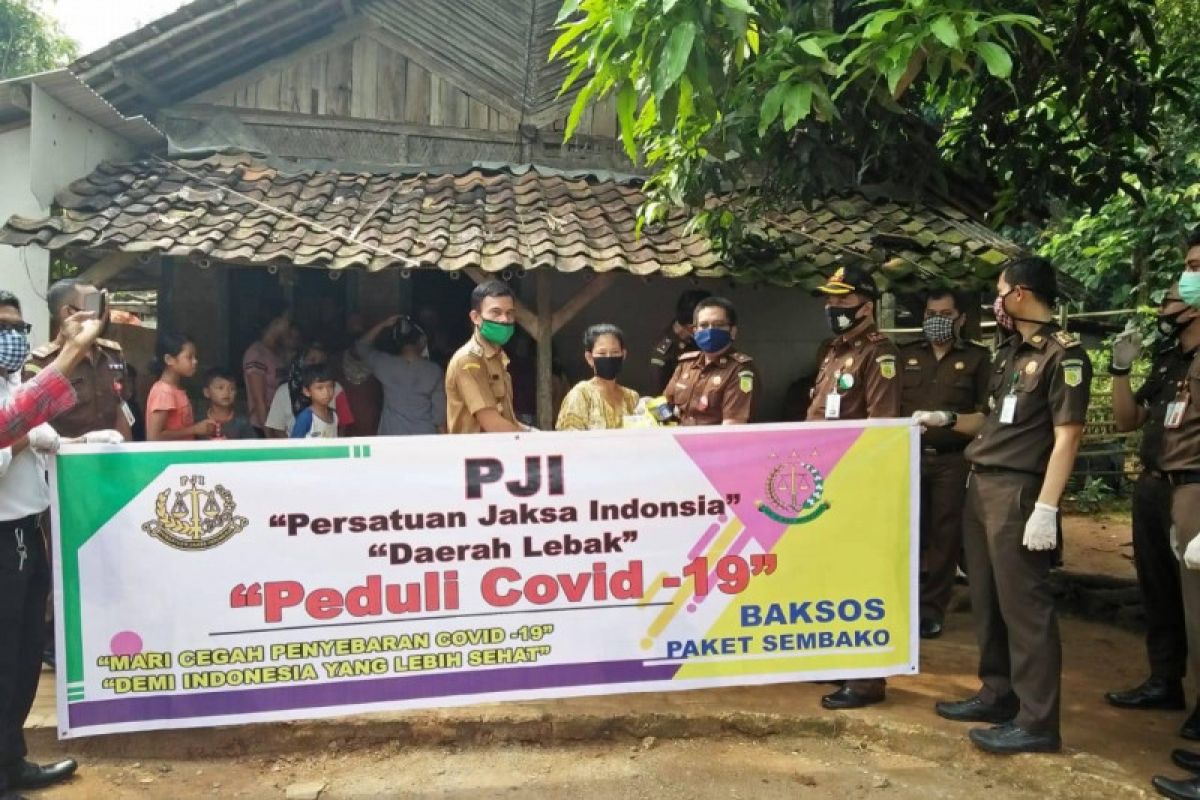 Persatuan Jaksa Indonesia bantu warga miskin di Kabupaten Lebak