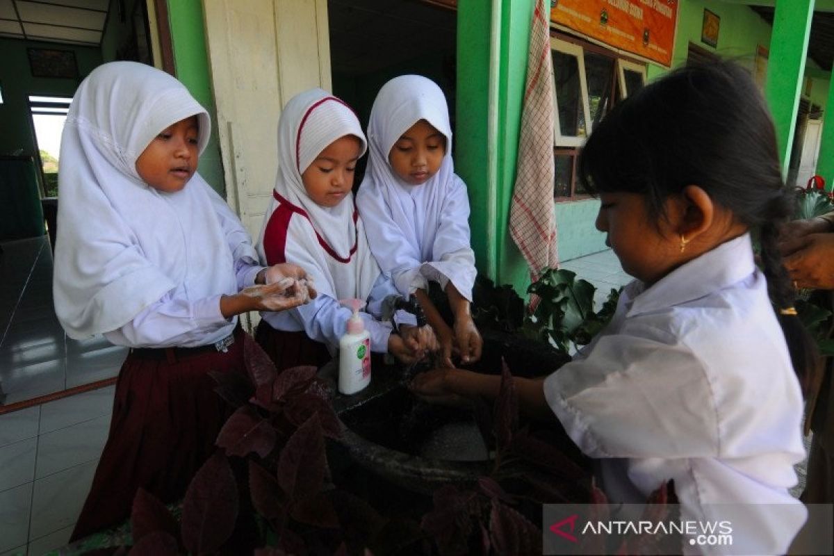 Mendikbud: selain di zona hijau, sekolah dilarang belajar tatap muka