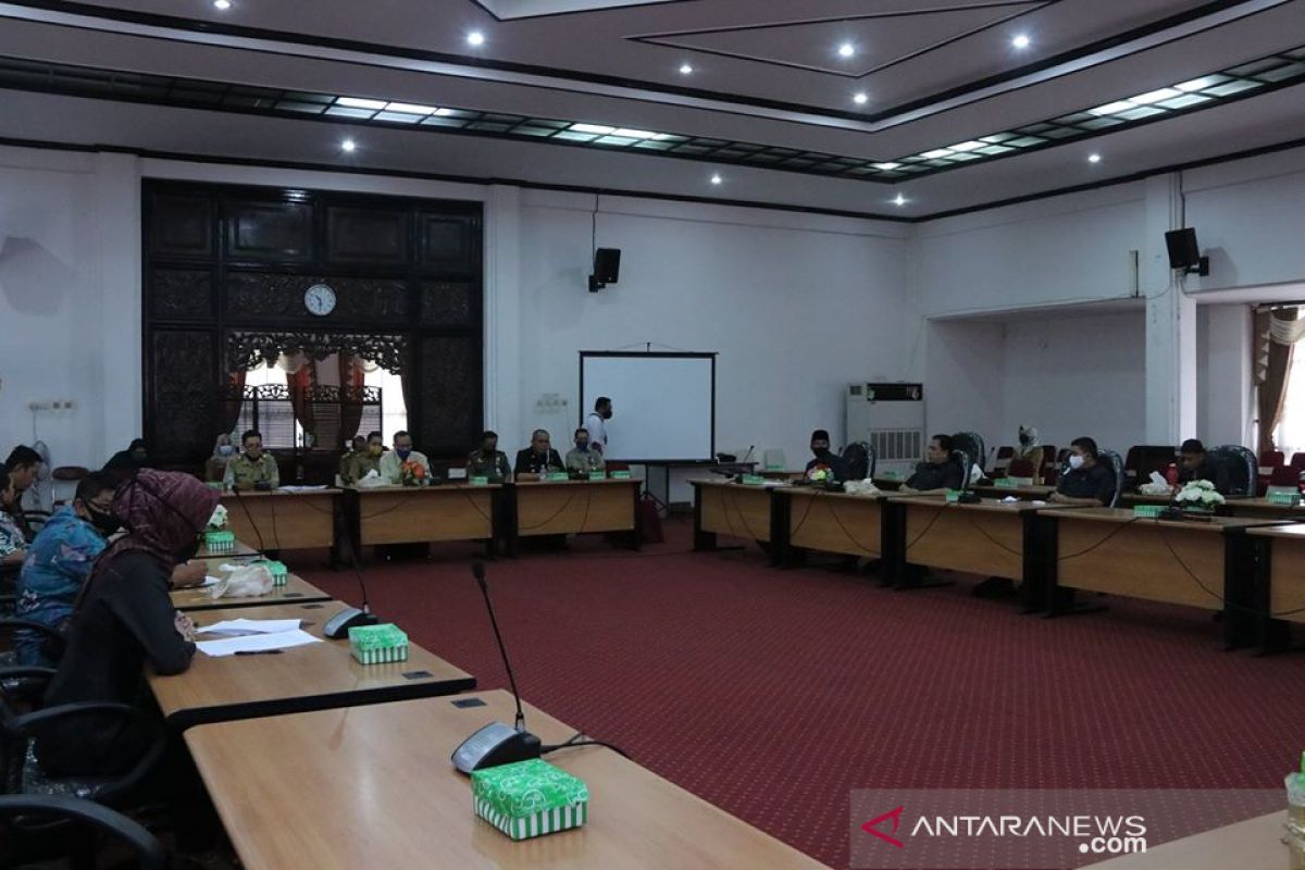 RSUD Kandangan terima bantuan alat tes cepat molekuler COVID-19