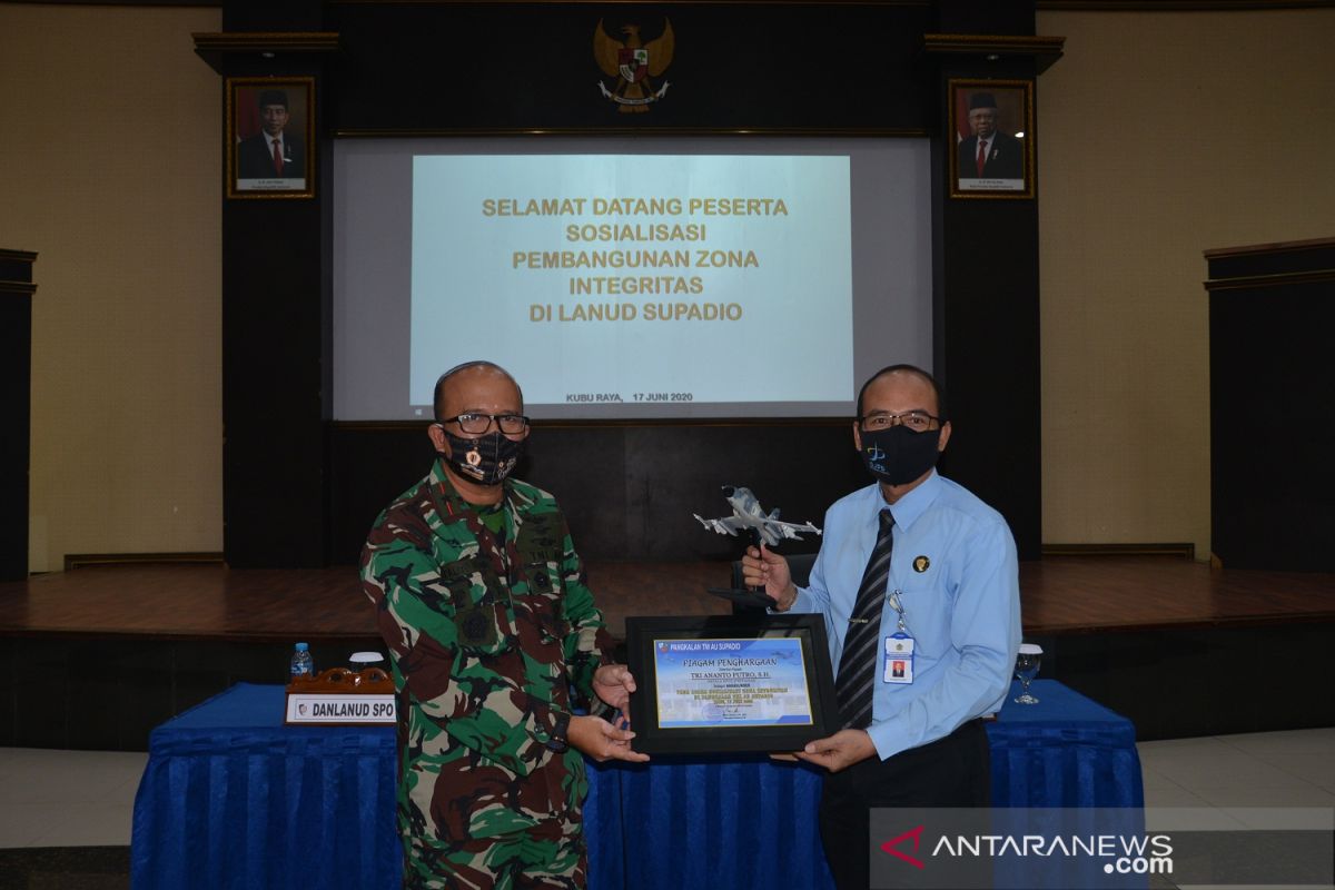 Lanud Supadio berkomitmen wujudkan zona integritas