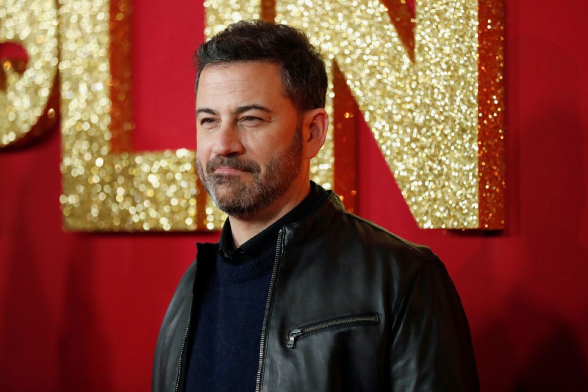 Jimmy Kimmel pikirkan bagaimana cara bawakan acara Emmy Awards