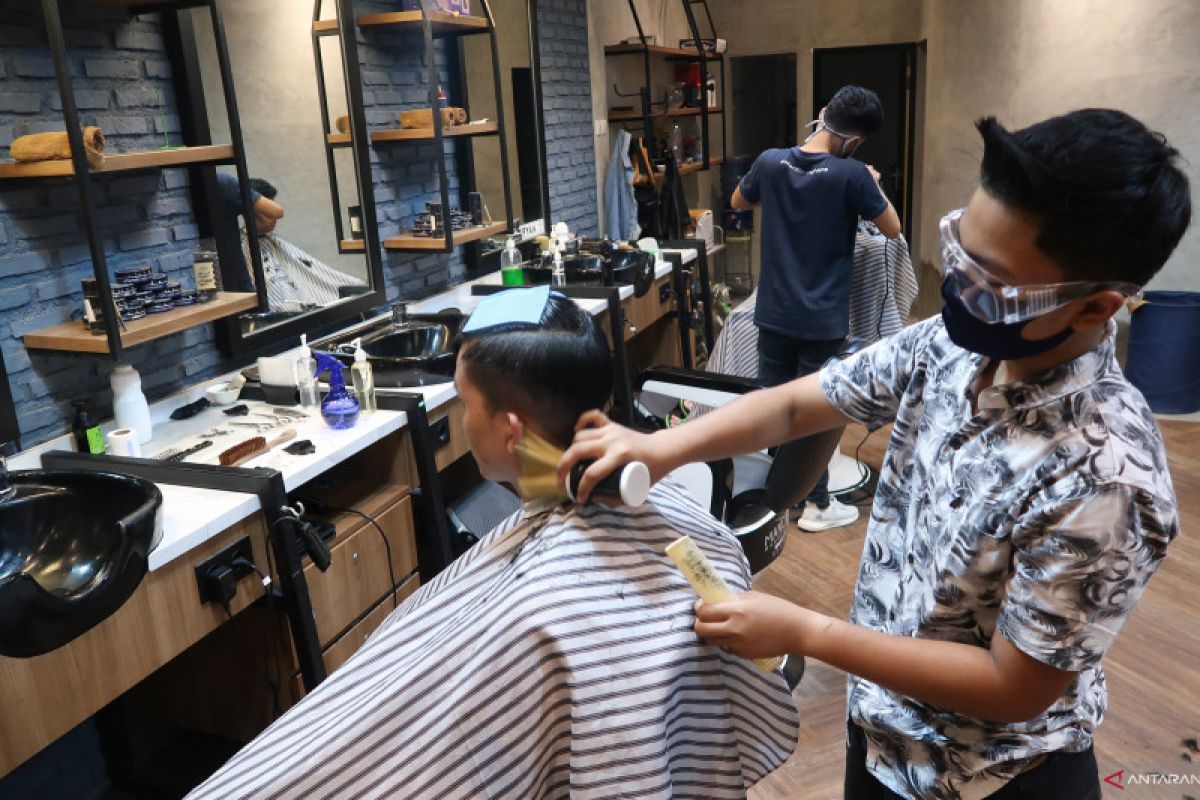 Geliat penataan rambut era PSBB Transisi Jakarta