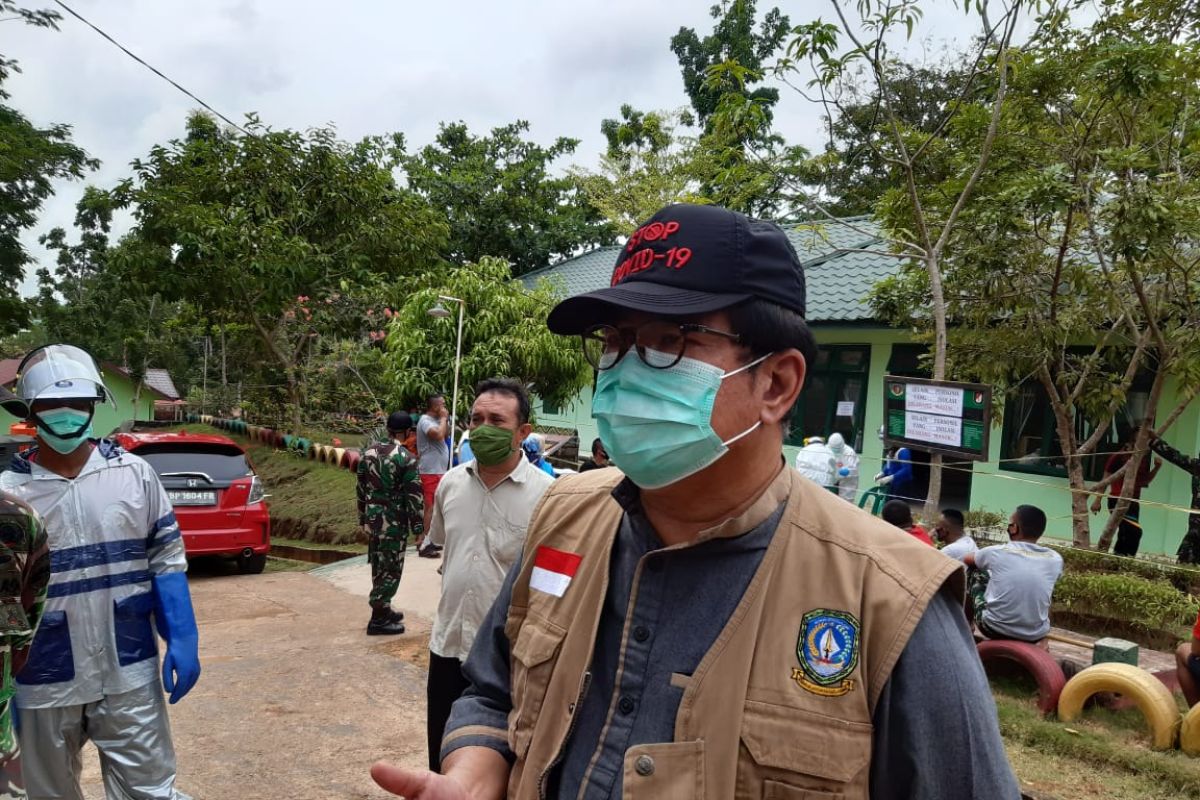 Tim medis telusuri riwayat penularan delapan pegawai KKP Batam