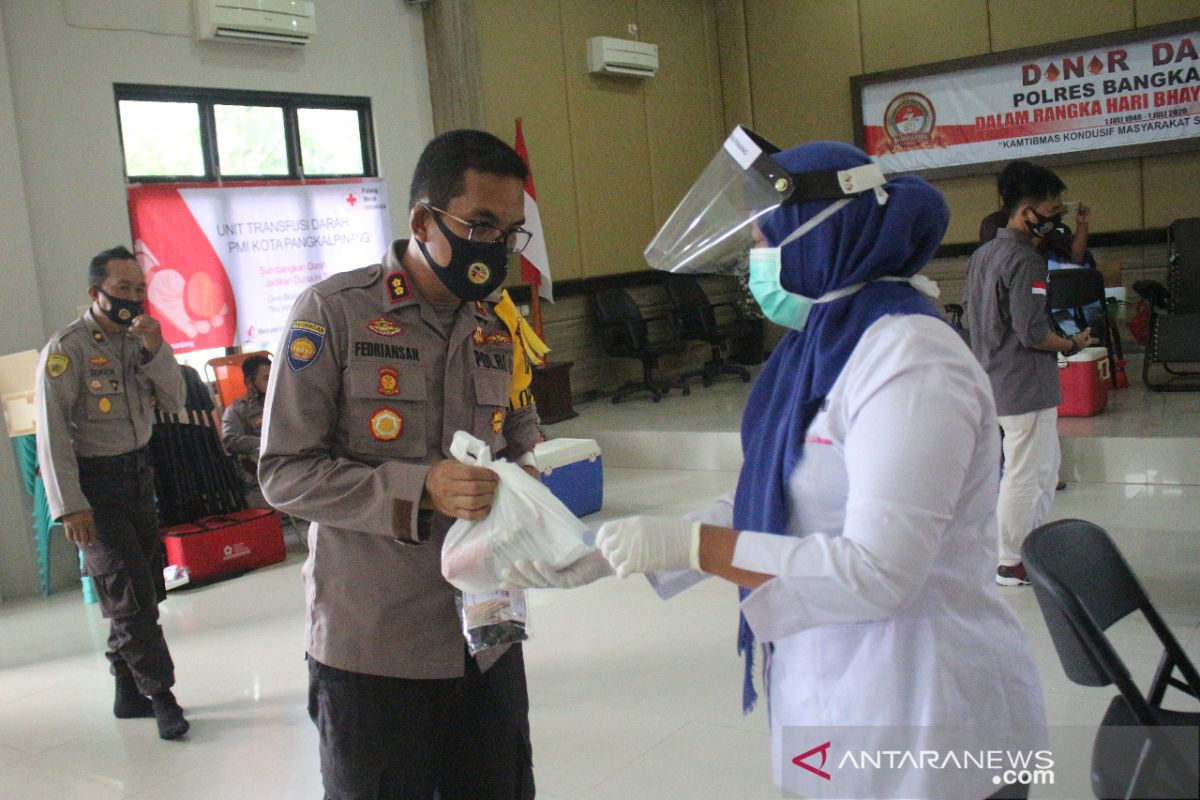 Polres Bangka Barat sumbangkan 50 kantung darah ke PMI