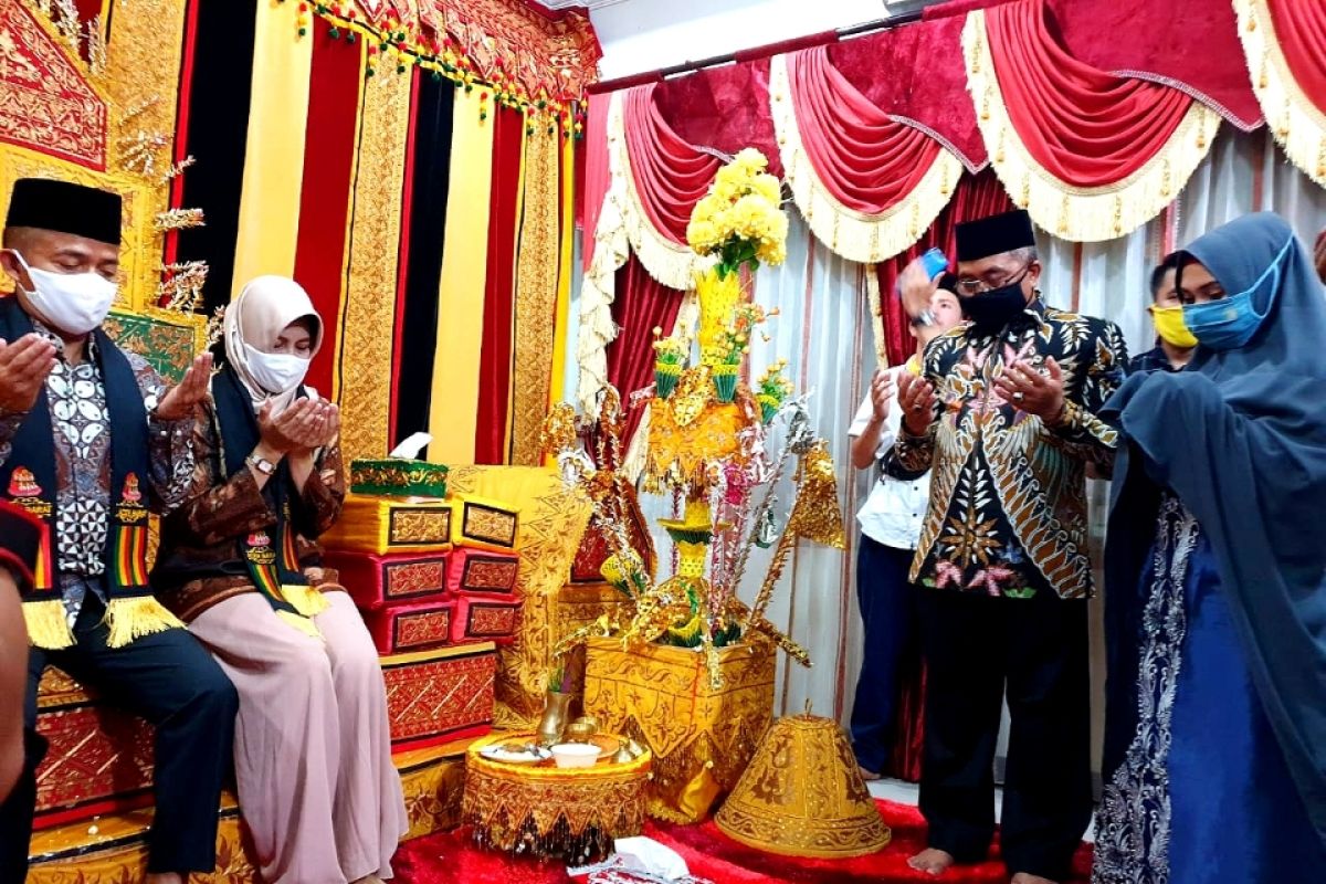 Bupati Aceh Barat dan isteri sambut kedatangan Pangdam Iskandar Muda di pendapa