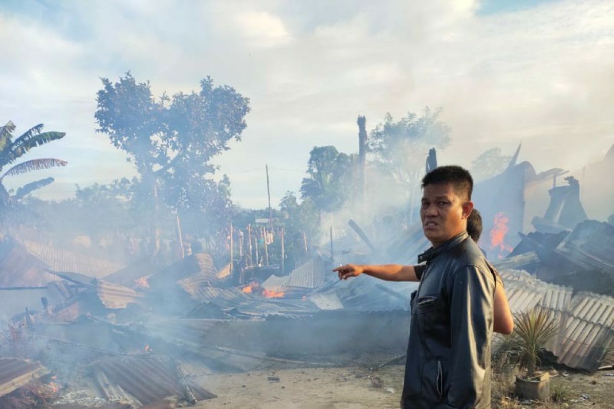 Diduga korsleting  listrik, tujuh rumah terbakar di Simalungun