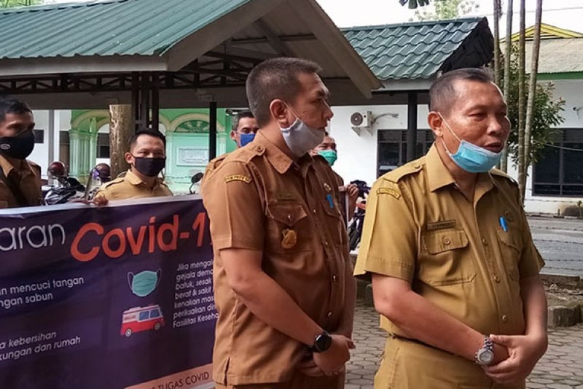 Bupati instruksikan batalkan perjalanan ke luar daerah atau luar negeri dan pengumpulan orang