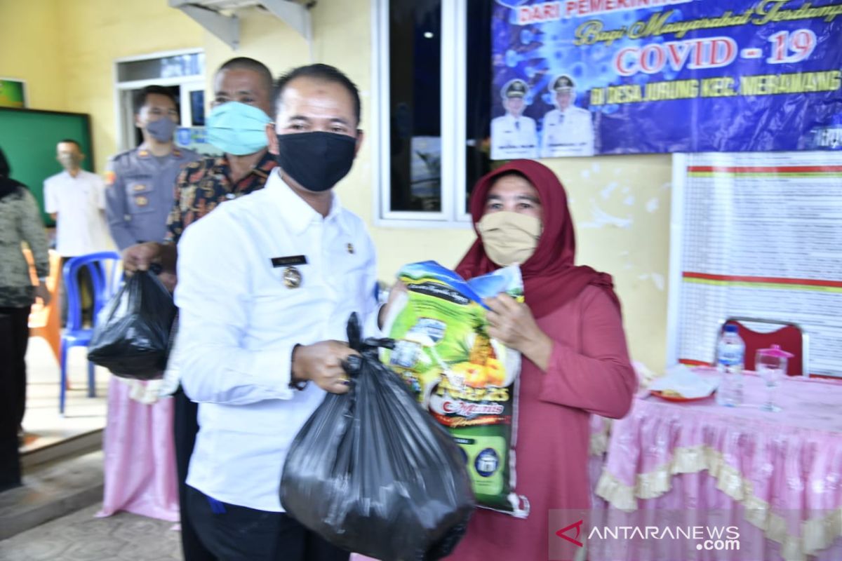 Government aid packages distributed to Bangka's households