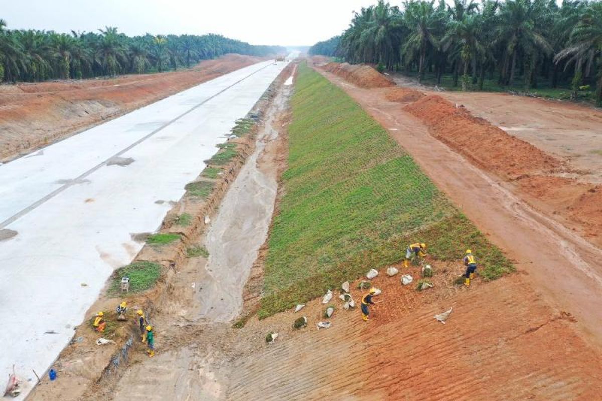 Tol Kuala Tanjung-Parapat permudah konektivitas ke Danau Toba