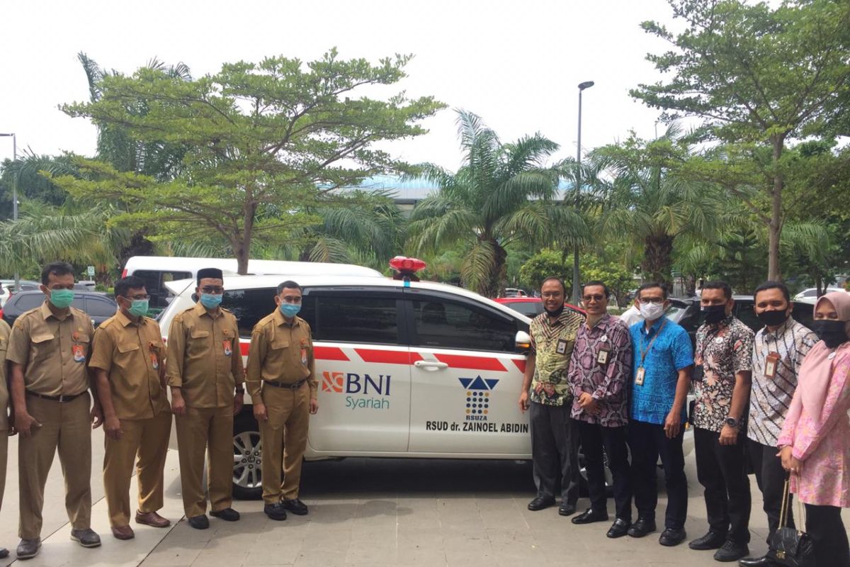 Optimalkan layanan, BNI Syariah serahkan 1 unit Mobil Jenazah ke RSUDZA