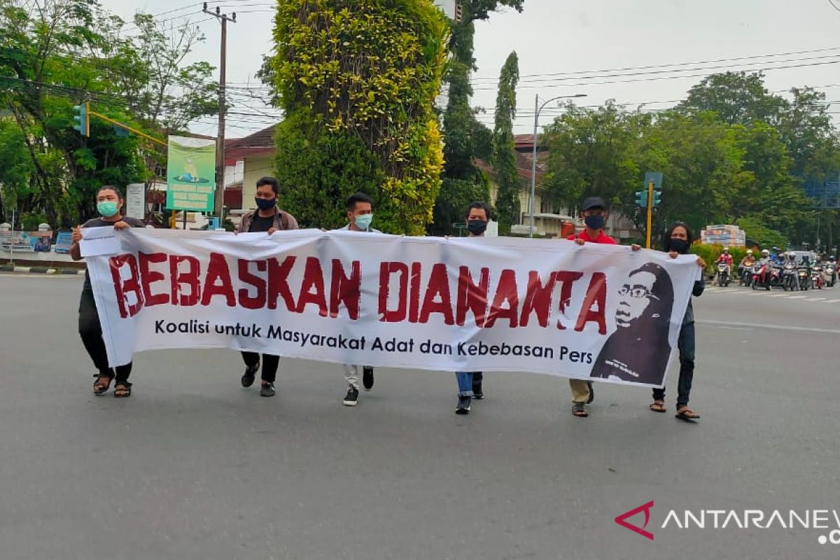 Sidang ketiga Nanta di PN Kotabaru disambut aksi bisu jurnalis