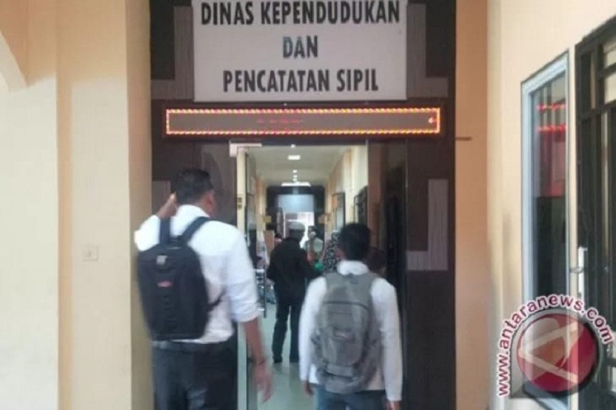 Layanan KTP-el di Karimun dihentikan sementara