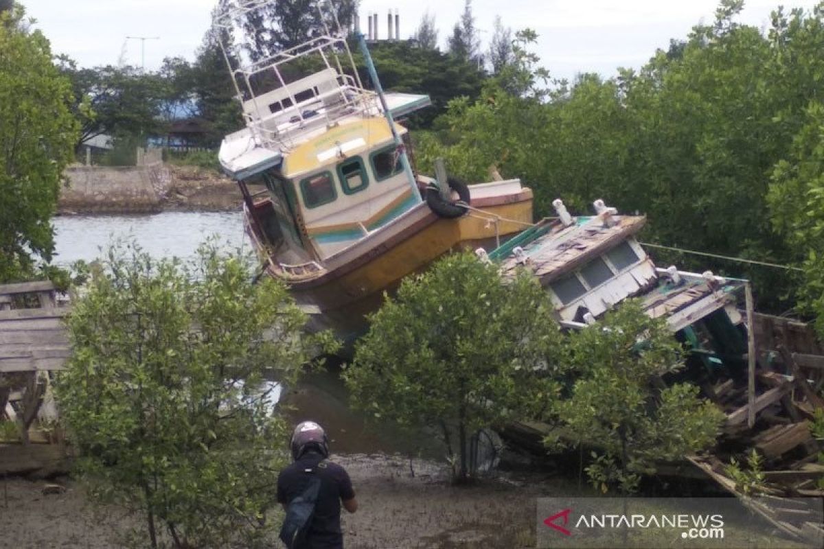 Sebuah kapal penangkap ikan Sri Langka tanpa awak ditemukan terombang-ambing di perairan Aceh