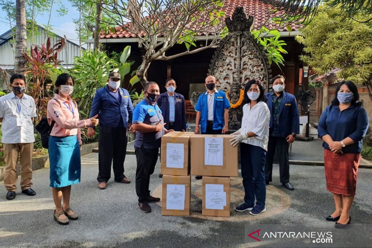 Dekranasda Bali distribusikan 10.000 masker ke Denpasar