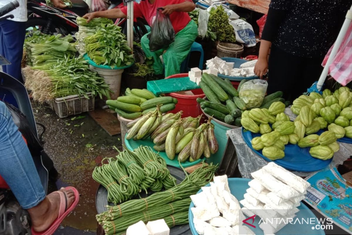 Harga berbagai jenis sayuran dipasar  Ambon bertahan