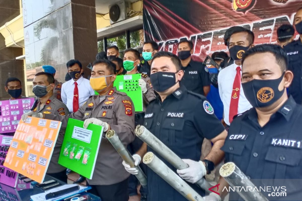 Polisi Karawang tangkap 20 pengedar narkoba berbagai jenis