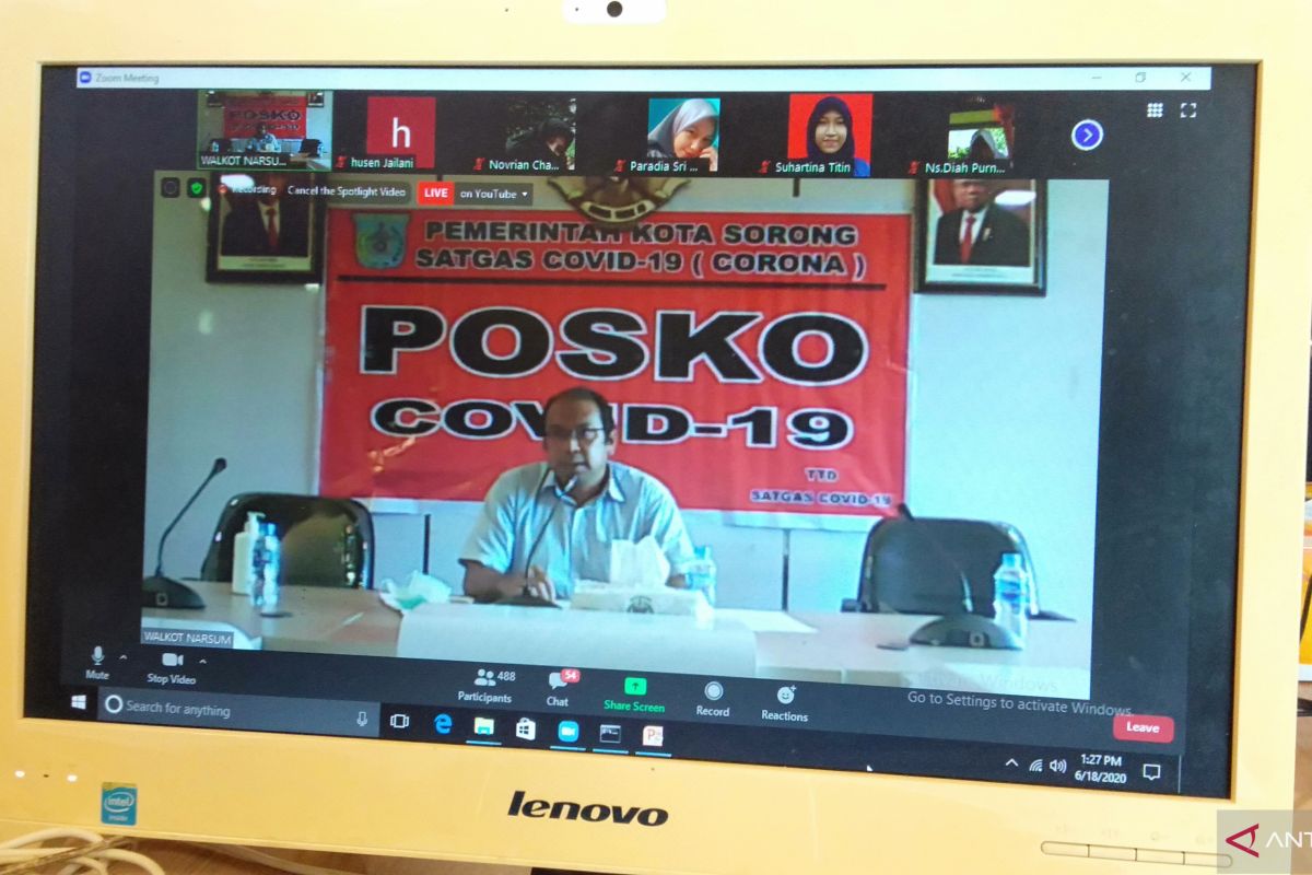 Asisten III narasumber pada webinar nasional Poltekkes Kemenkes Sorong