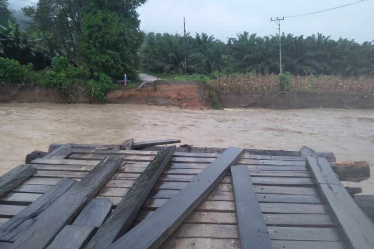 Banjir kepung Morut, tidak ada korban jiwa, kerugian miliaran rupiah