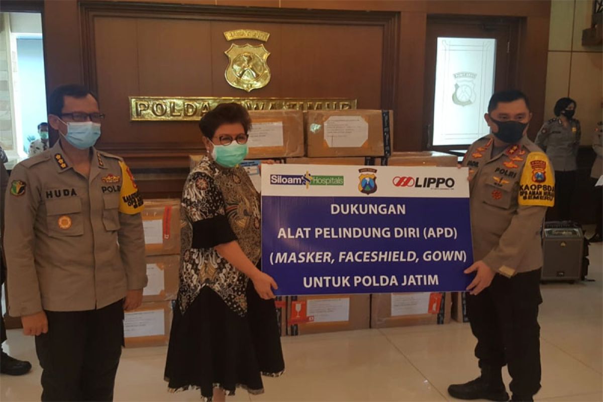Donasi Alat Pelindung Diri Dari Lippo Karawaci Tbk (LPKR) Melalui Siloam Hospitals Surabaya Kepada Polda Jatim Dalam Rangka Penanganan Covid-19