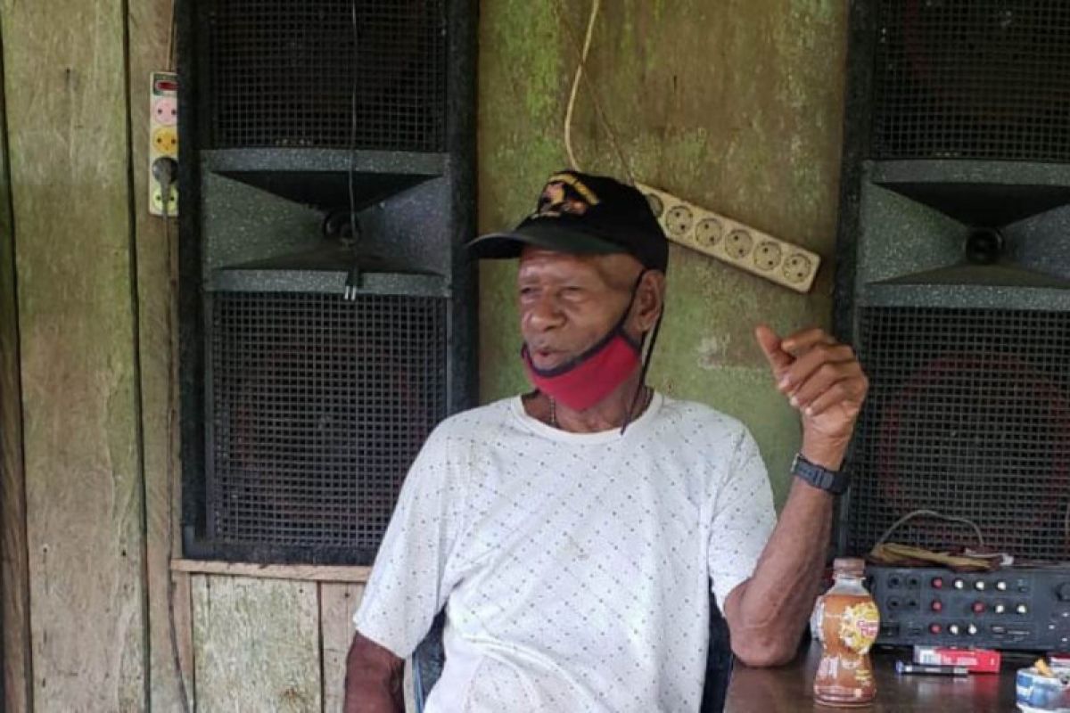 Ondoafi Skouw Stanis Tanfa Chilong ajak warga jaga kamtibmas di Papua
