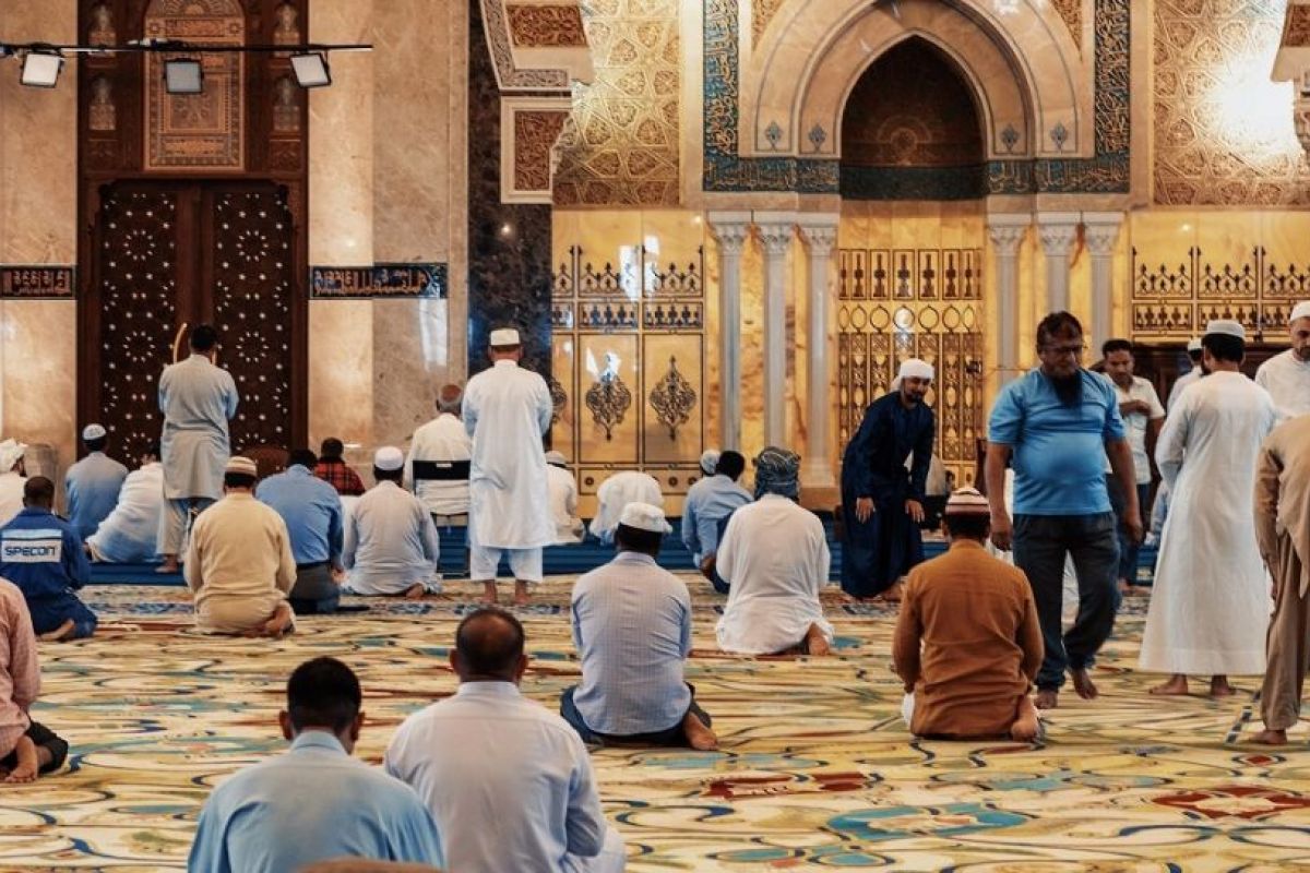 Jamaah positif corona, masjid Al Hikmah ditutup sementara