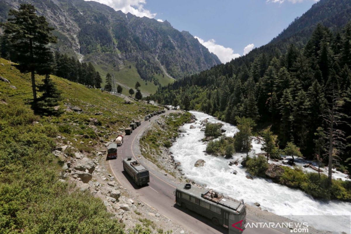 India ubah UU kontroversial pertanahan di Kashmir