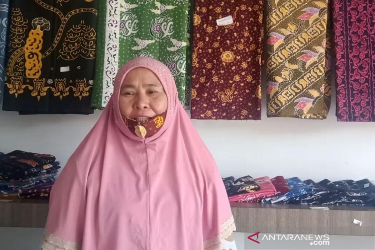 Perajin batik besurek Bengkulu beralih membuat masker selama COVID-19