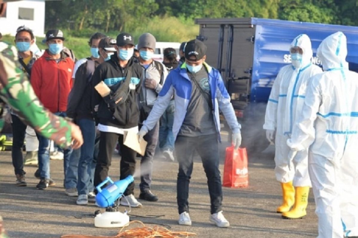 135 orang WNI dari luar negeri dibawa ke Rumah Sakit Darurat Wisma Atlet