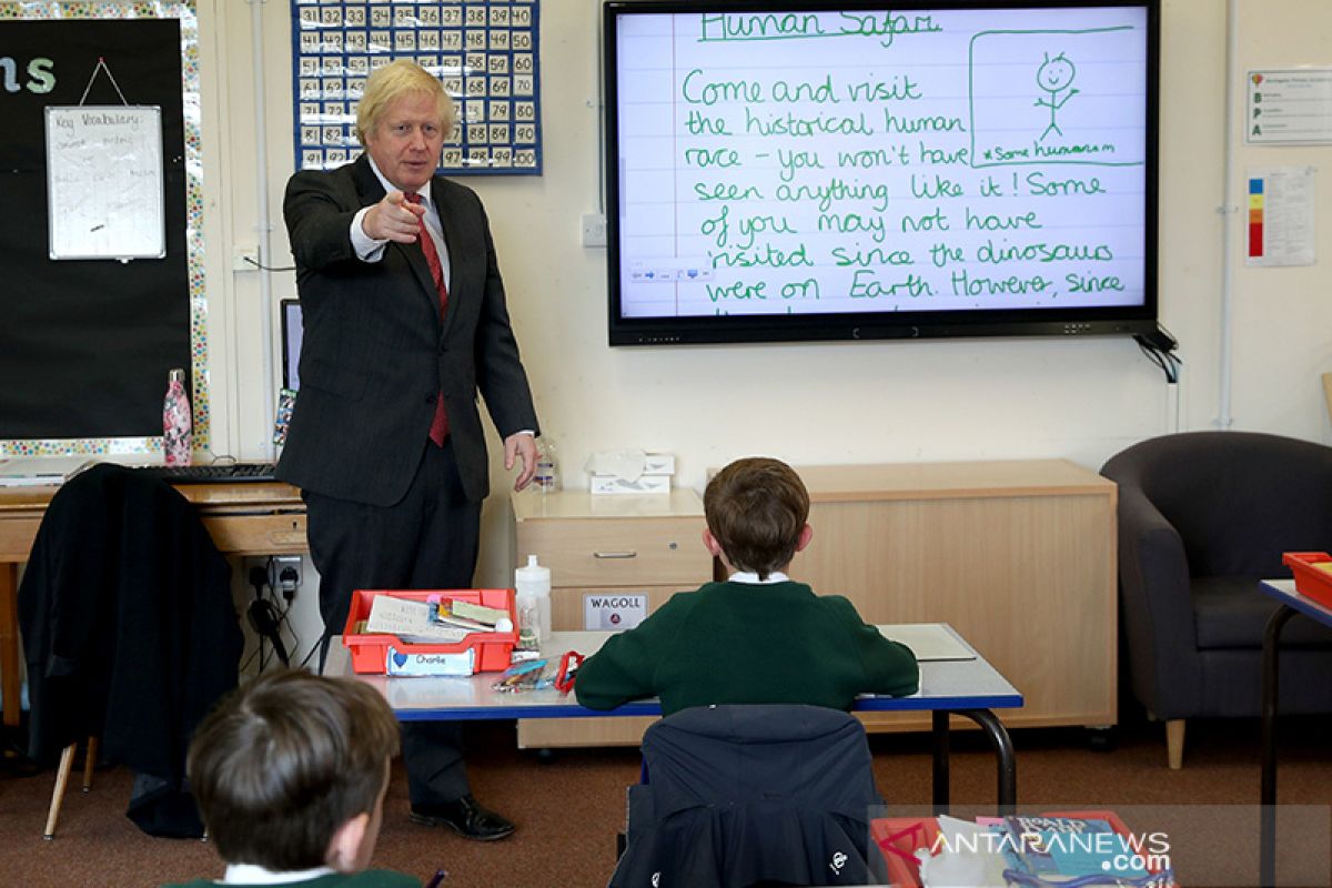 PM Inggris Boris Johnson minta sekolah dibuka kembali pada September