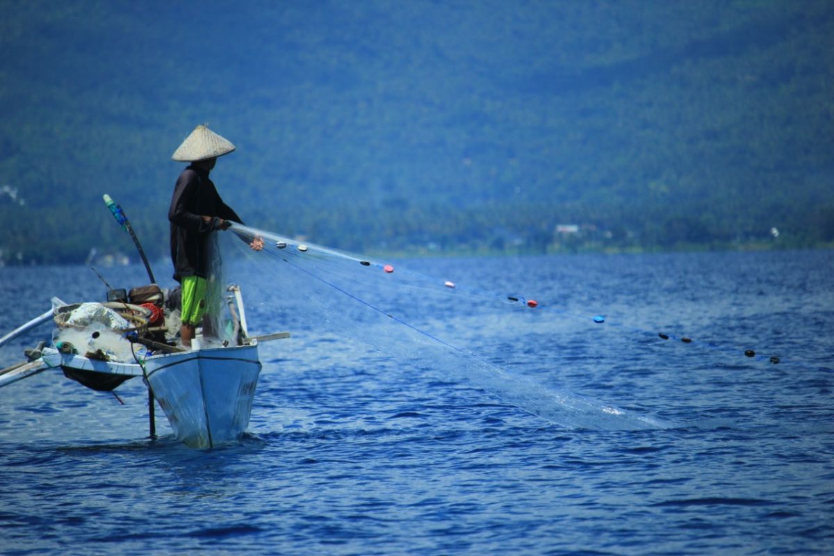 Menteri KKP ajak nelayan bantu jaga sumber daya laut nasional