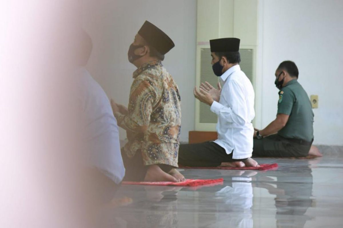 Presiden Jokowi shalat Jumat Masjid Istana Bogor