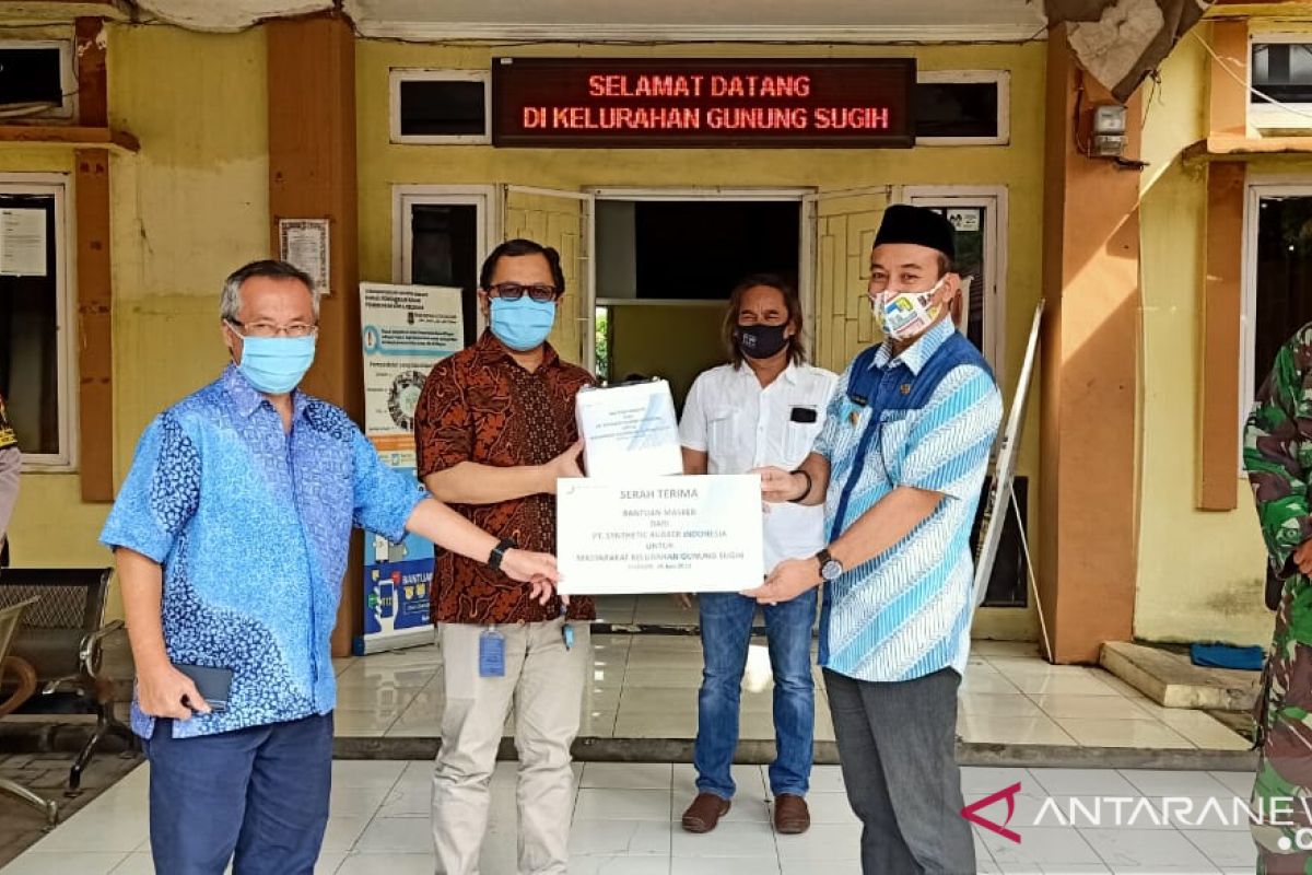 PT SRI donasikan ribuan masker kepada warga Gunung Sugih Cilegon