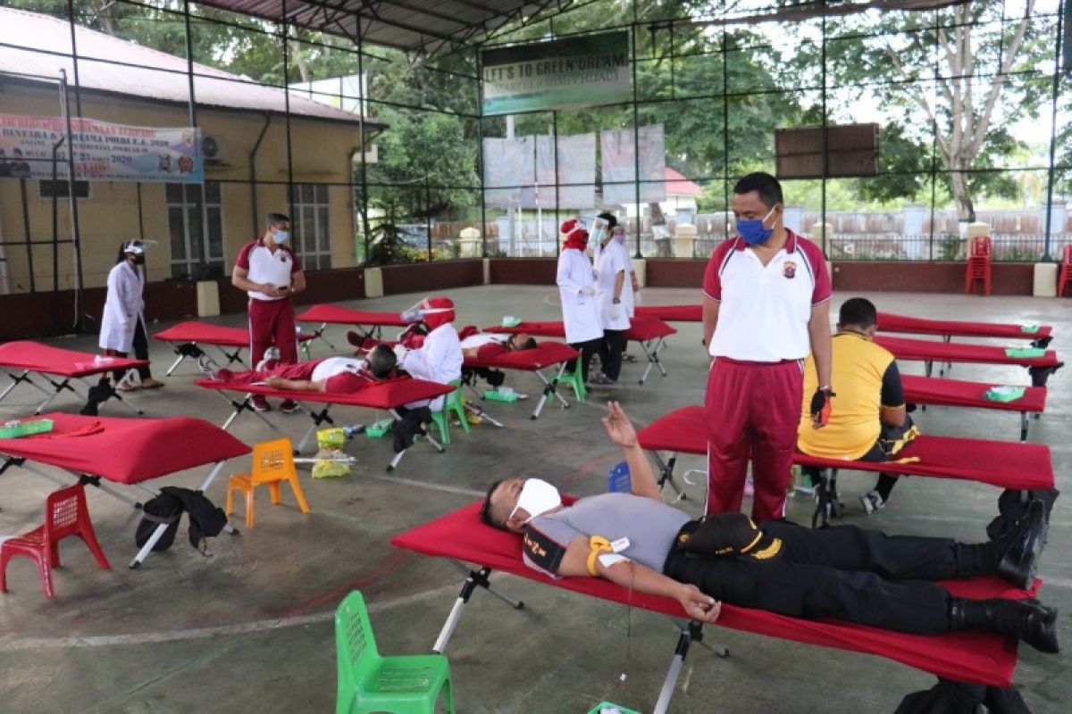 120 personel Polres Langkat donor darah