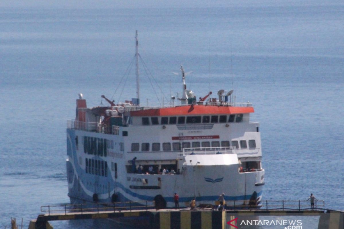 Akibat gelombang tinggi, ASDP batalkan pelayaran Kupang-Sabu Raijua