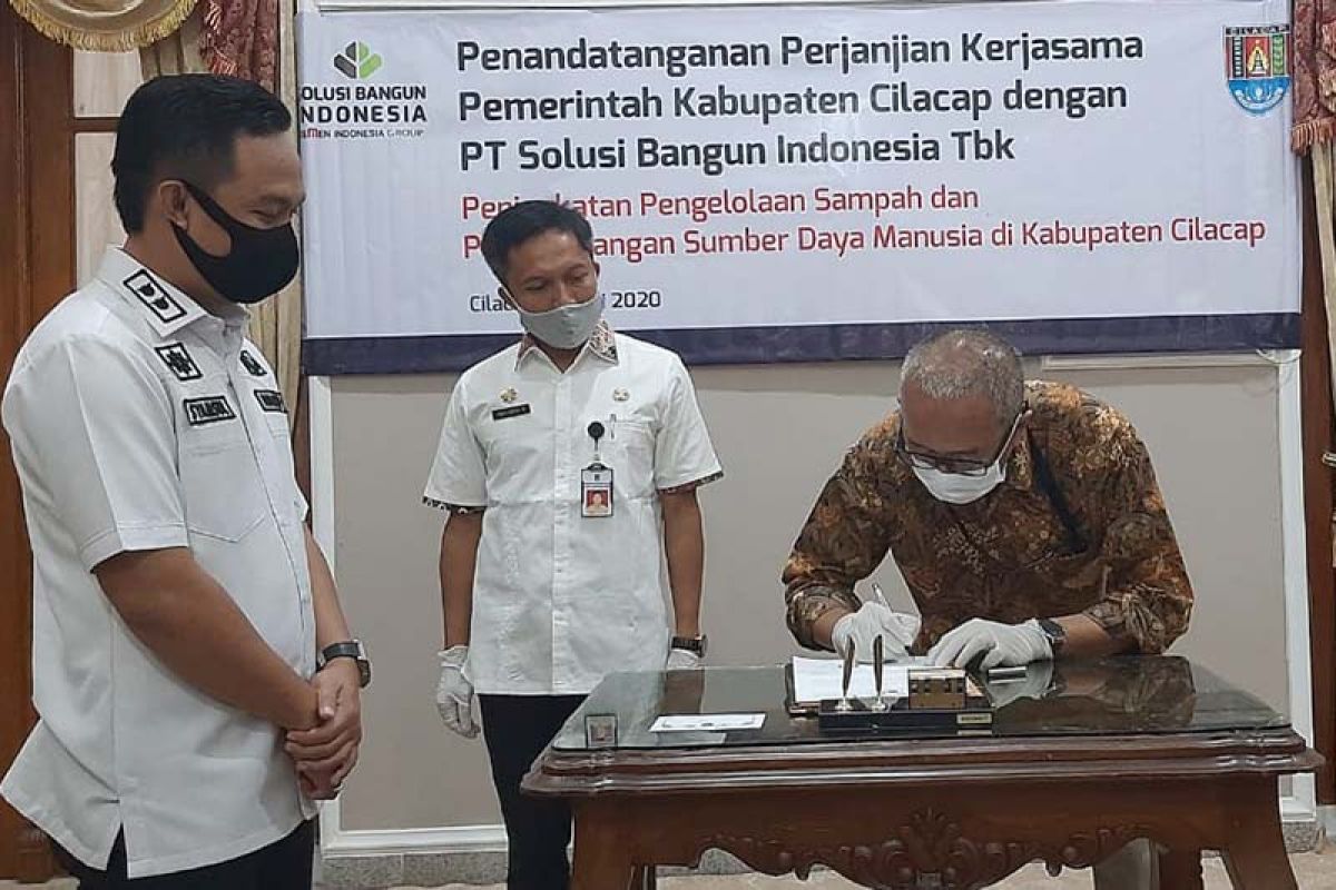 Pemkab Cilacap dan PT SBI jalin kerja sama pengelolaan sampah