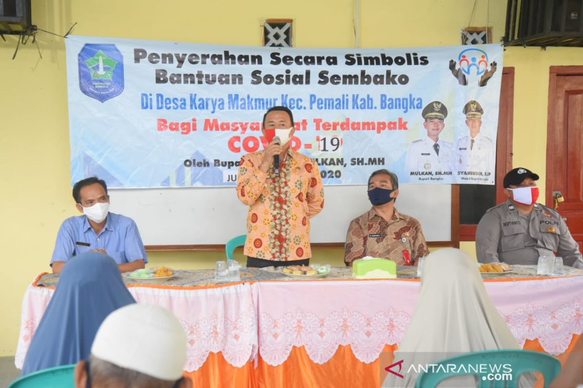 Wabup Bangka salurkan bantuan ratusan paket sembako