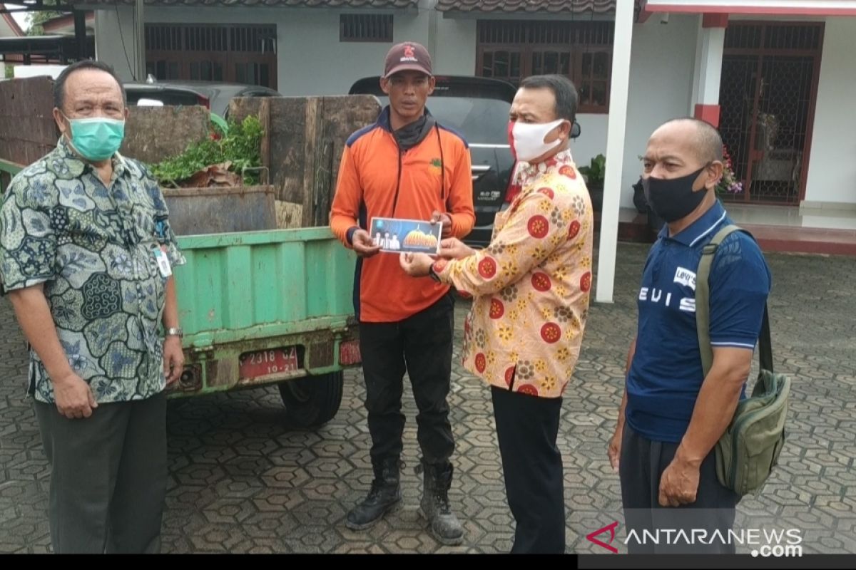 Wabup Bangka salurkan bantuan program 