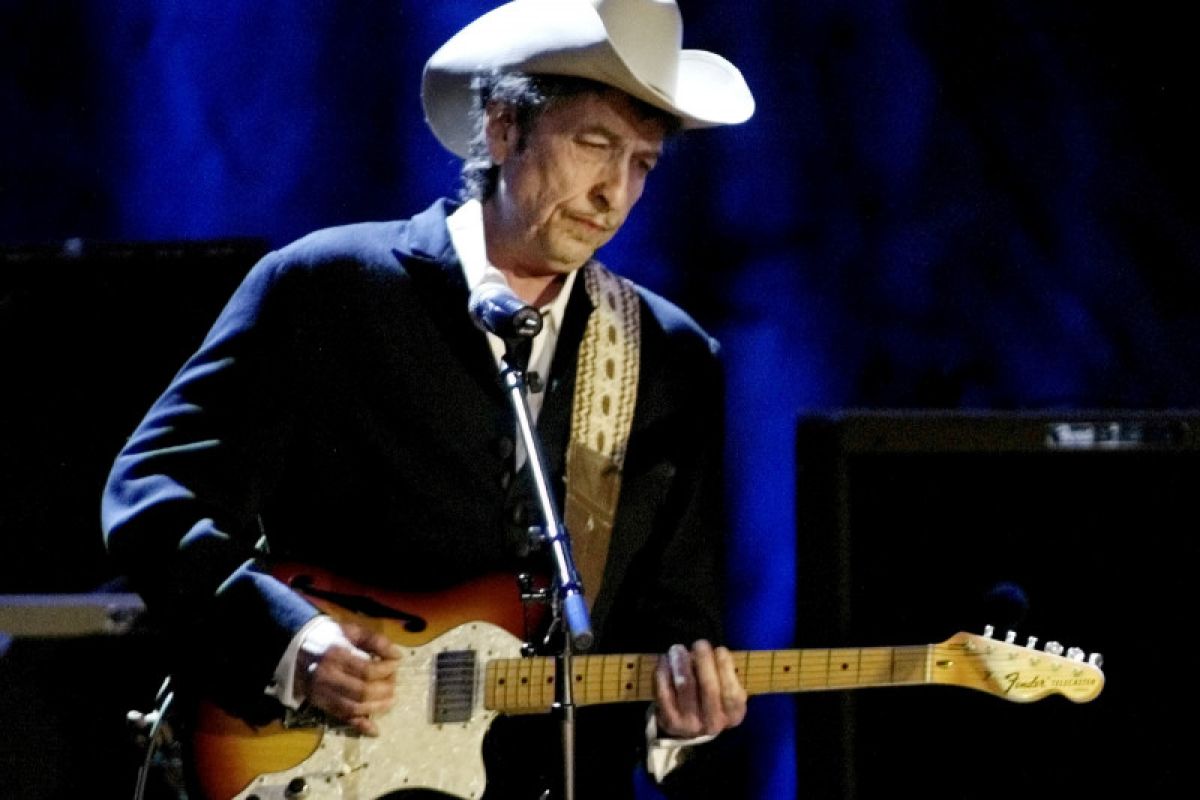 Legenda musik rock Amerika Bob Dylan rilis album ke-39