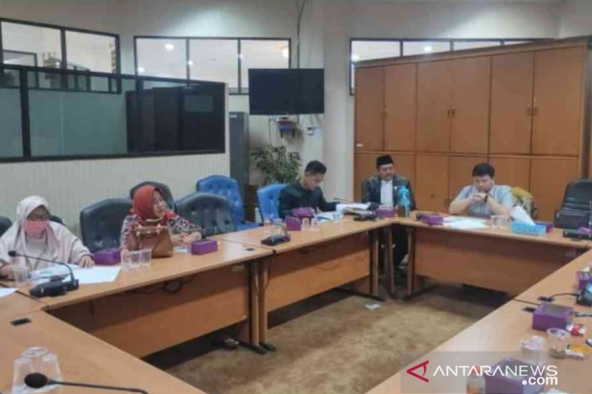 Pemkab Bekasi evaluasi pola distribusi bantuan COVID-19