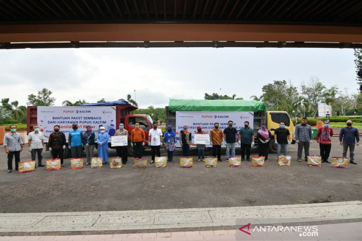 Pupuk Kaltim Salurkan Paket Sembako bagi Masyarakat Bontang