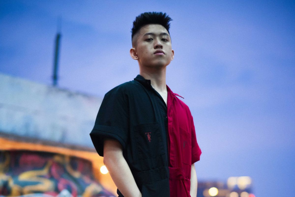 Rich Brian ajak orang Indonesia berdonasi lewat "Bali" versi baru