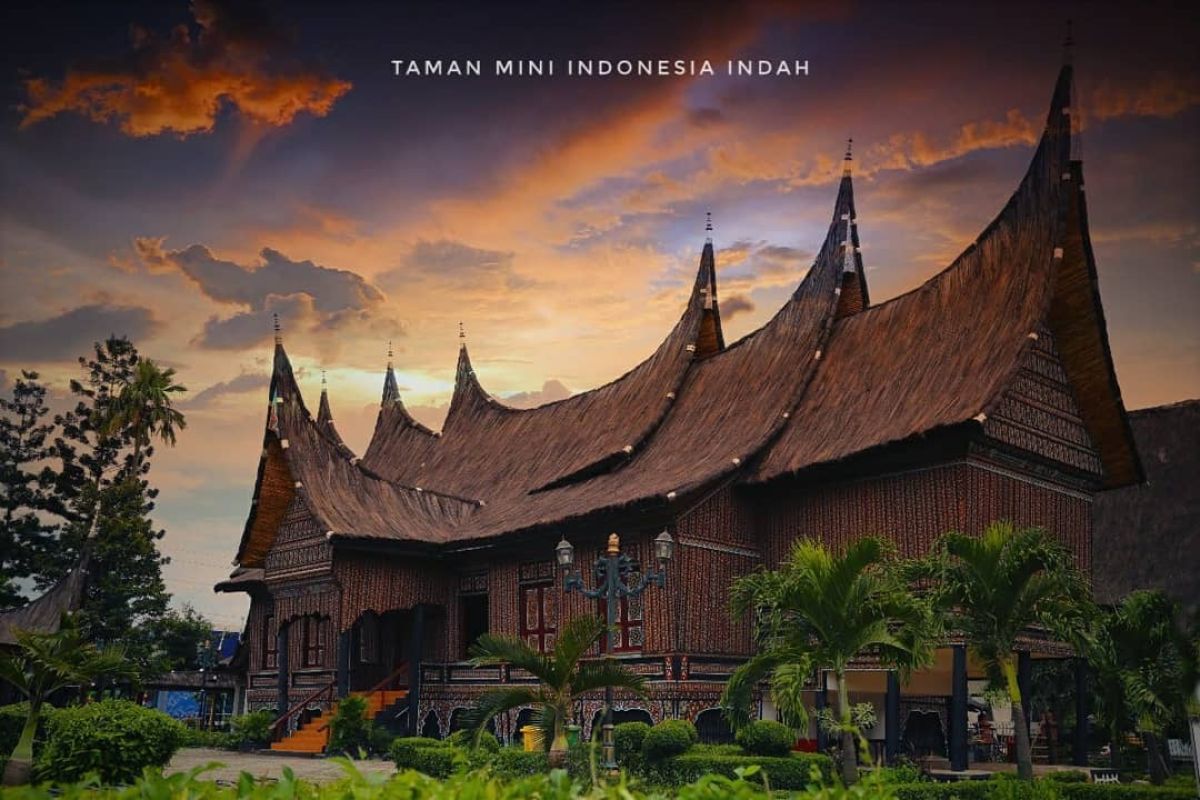 Taman Mini Indonesia Indah kembali dibuka hari ini