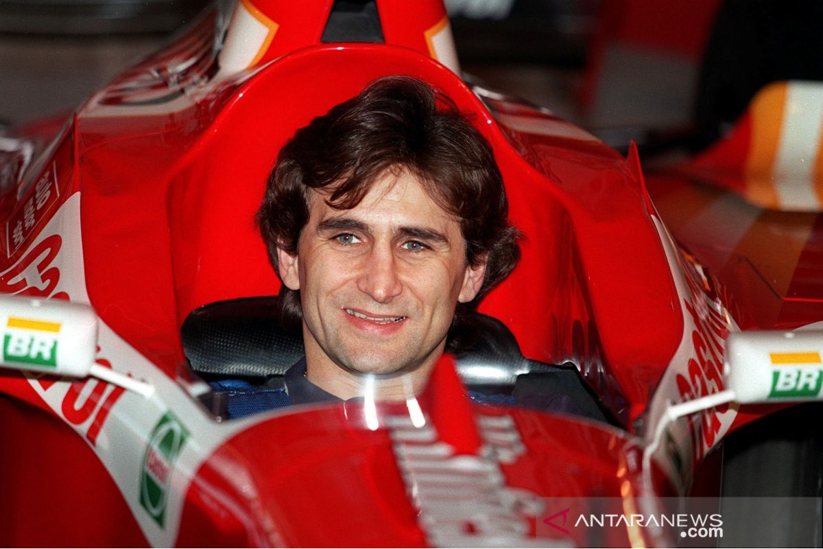 Mantan pebalap F1 Alex Zanardi jalani operasi kepala setelah kecelakaan