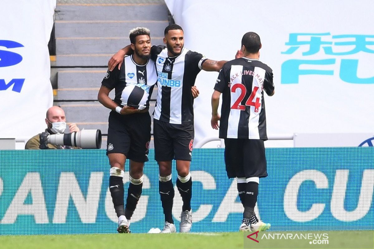 Newcastle gilas 3-0 dari 10 pemain Sheffield