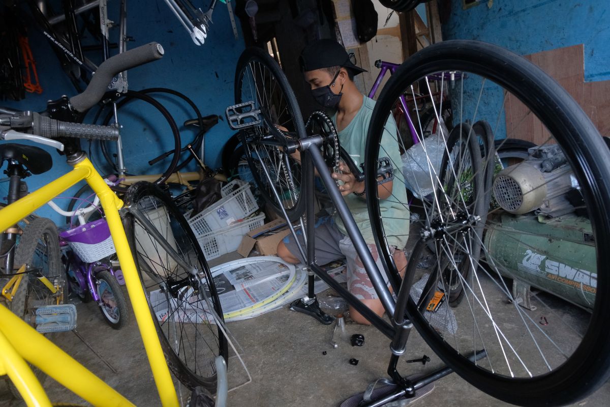 Selama pandemi, pesanan sepeda fixie-custom di Denpasar meningkat