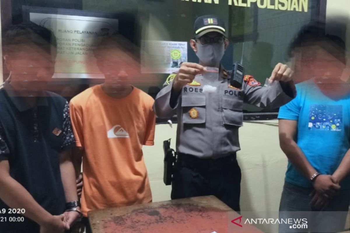Polisi tangkap tiga warga Palu bawa sabu saat KRYD