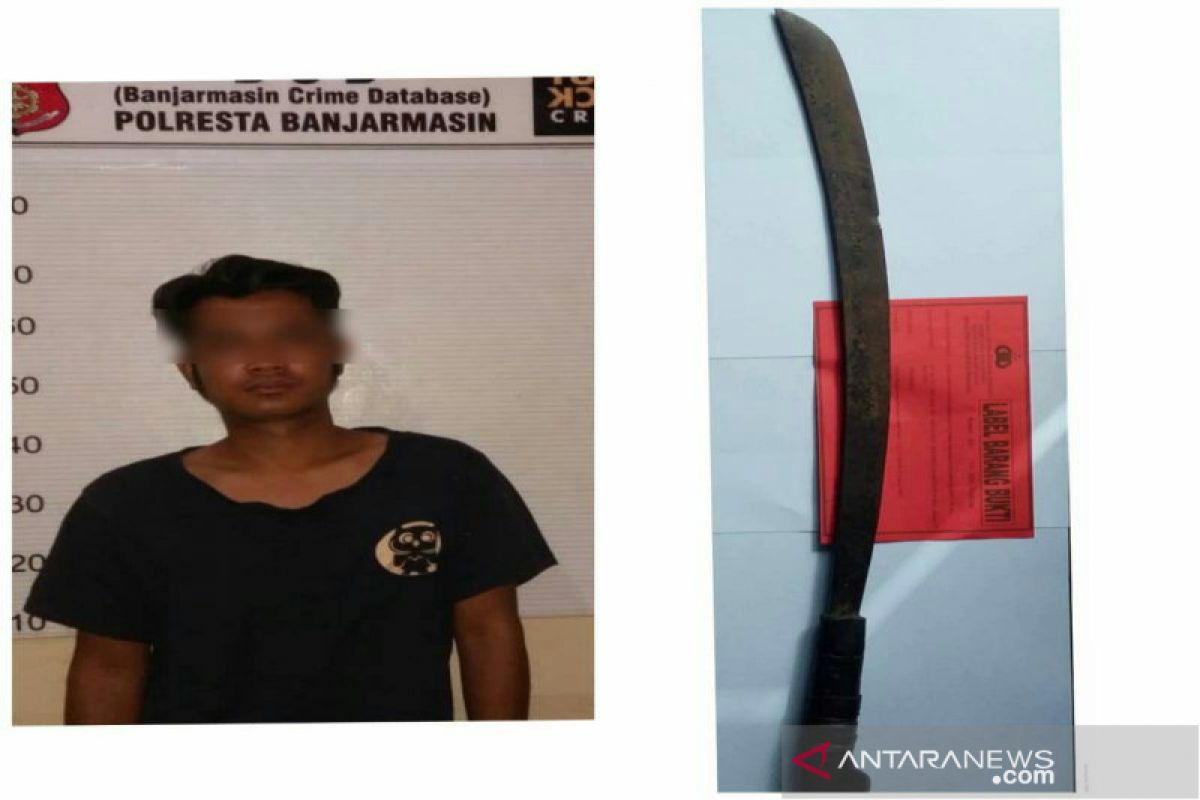 Polsek Banjarmasin Barat amankan orang mengamuk bawa Sajam